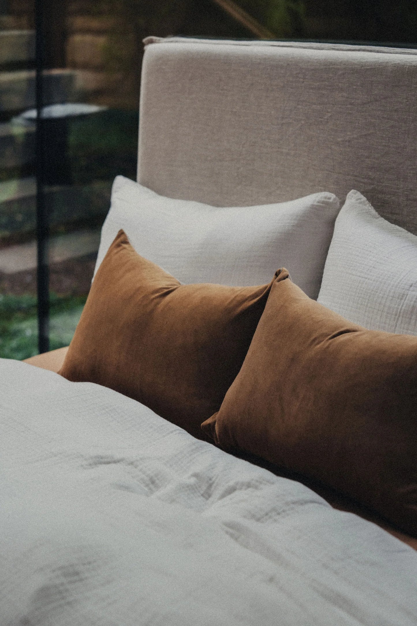 Linen/Velvet Cushion | Nutmeg Lumbar 40x60cm