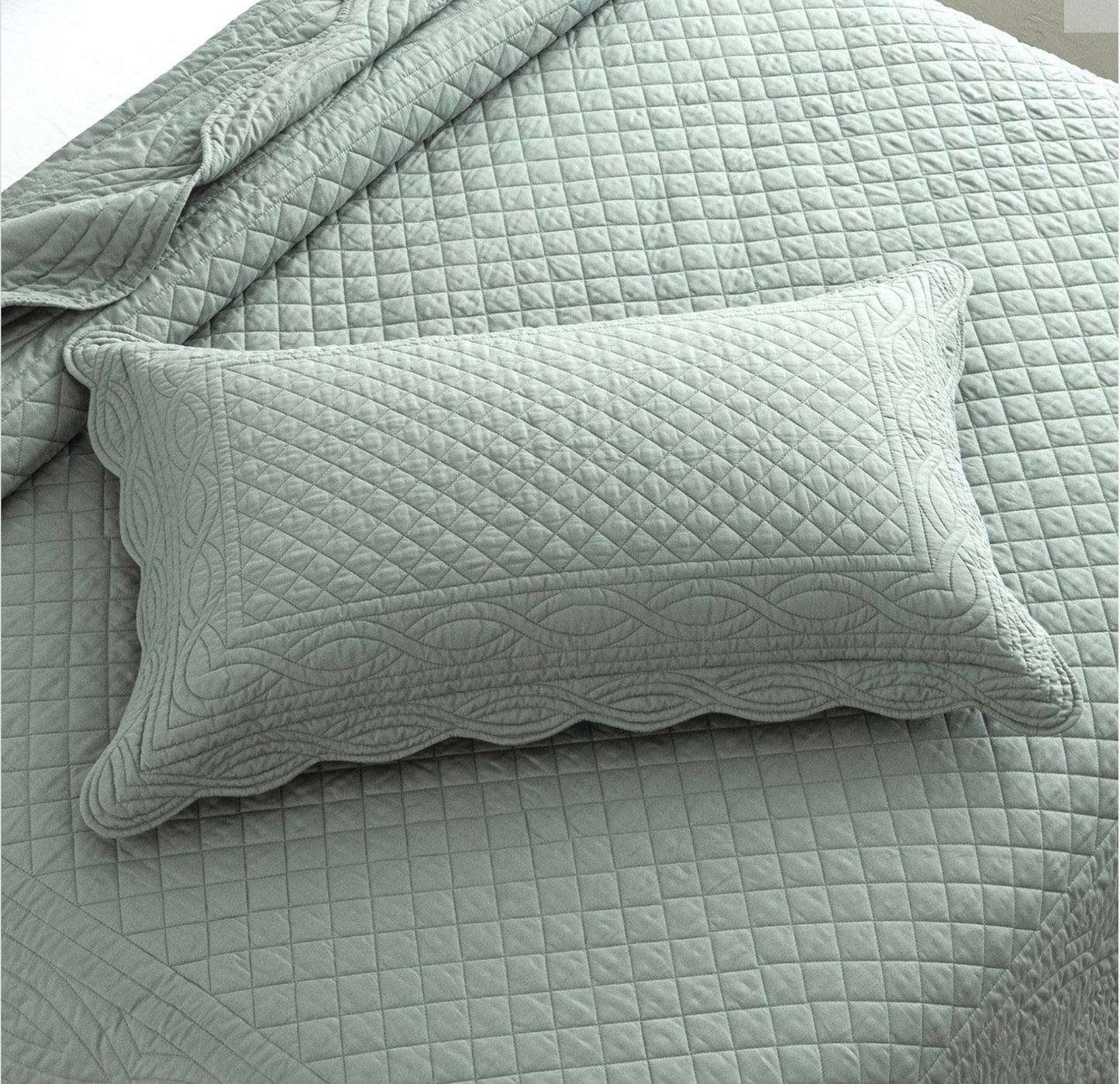 Bedspread Set Scallop Design King - Queen