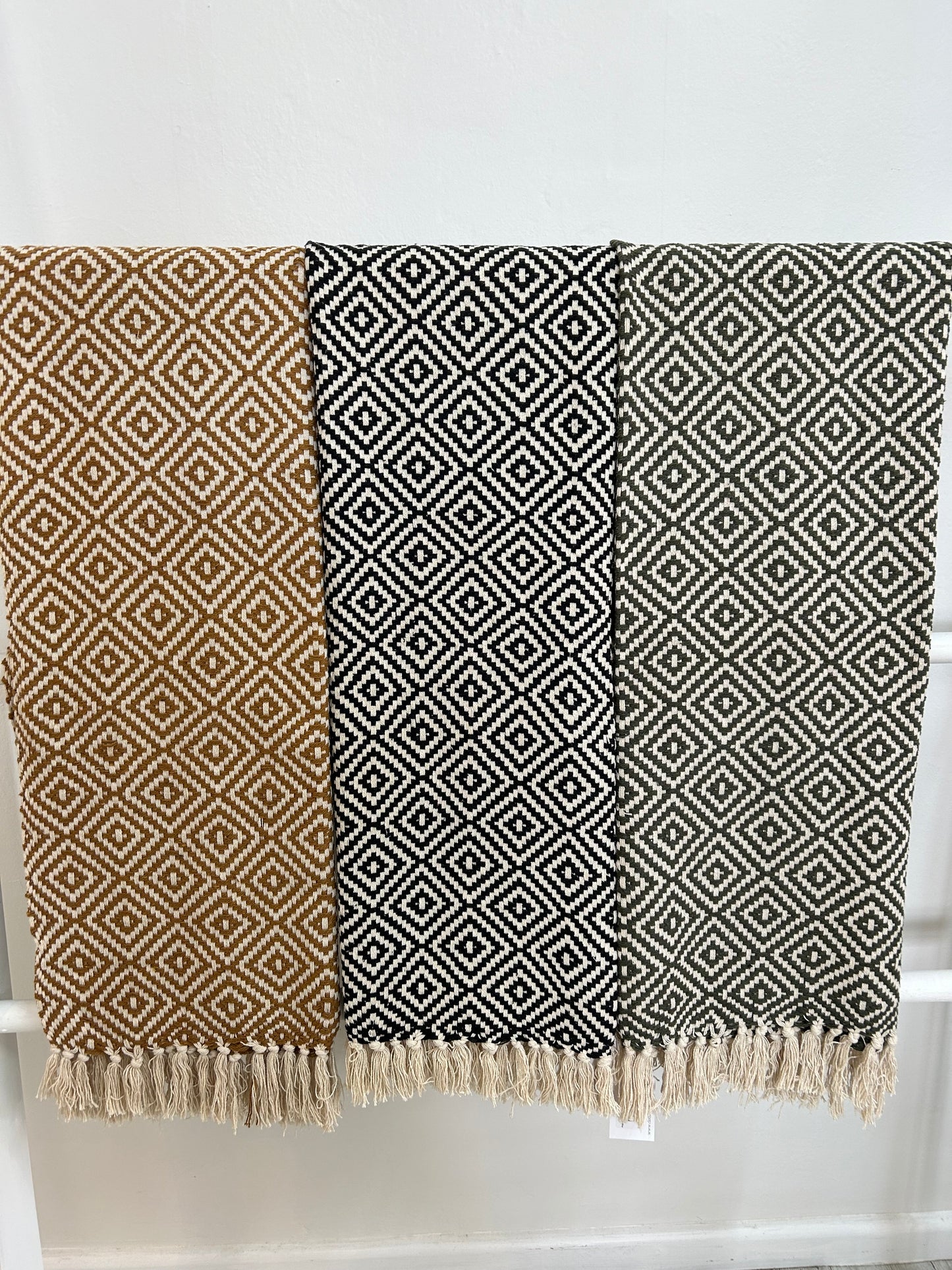 Geometric Throw - Deep Olive 185 x 125cm